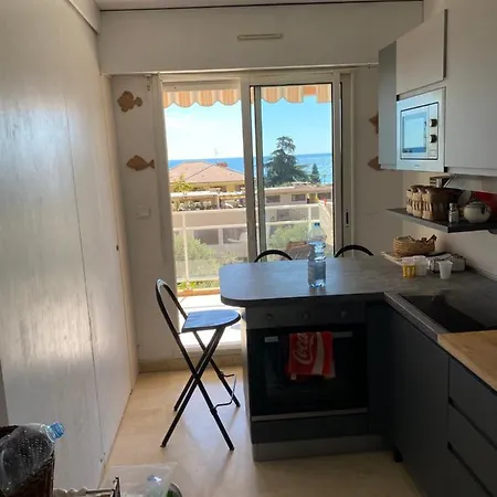 Cote Azur Vista Mare 50 M Appartement *