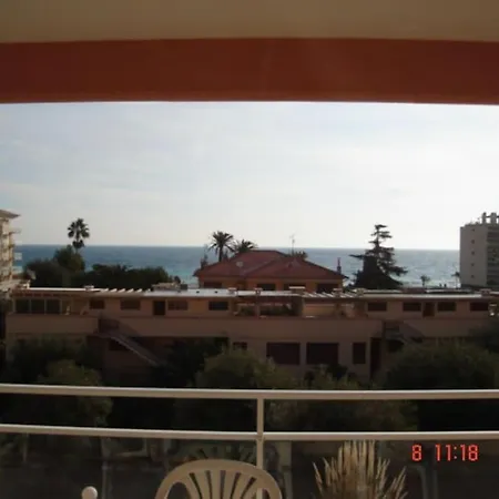 Cote Azur Vista Mare 50 M *